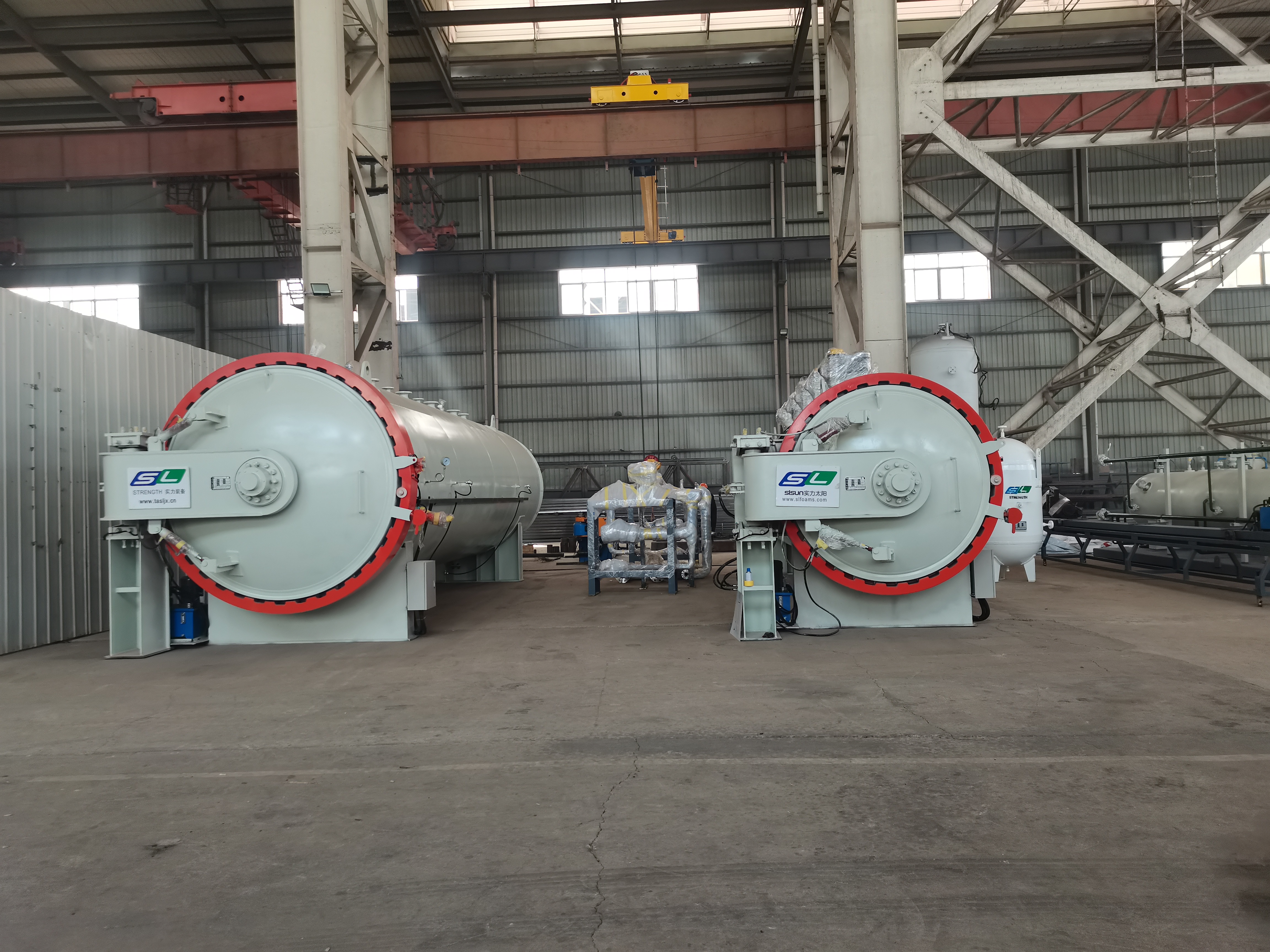 DN2000、DN2400兩臺(tái)新材料熱壓罐發(fā)往江蘇